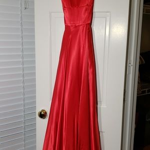 Red Sherri Hill prom dress